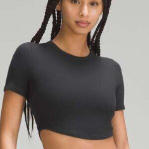 NWT LULULEMON Hold Tight Cropped Tee Black Size 8 SOLD OUT PERFECT Crop Perfect